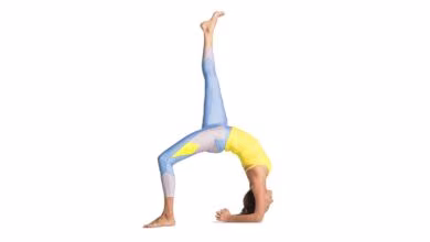 Pose de défi : Pose de bâton inversé à une jambe